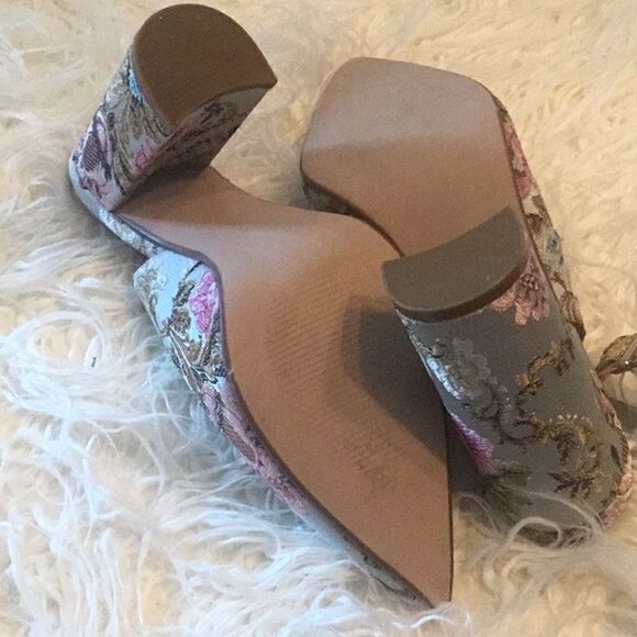 SHOEDAZZLE tapestry sling back heels - Picture 12 of 14